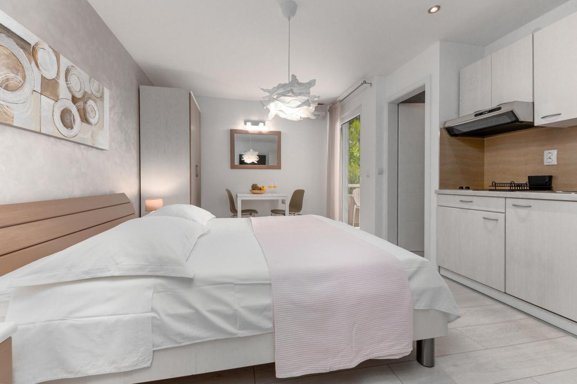 Apartments Kartulina Brela Zewnętrze zdjęcie